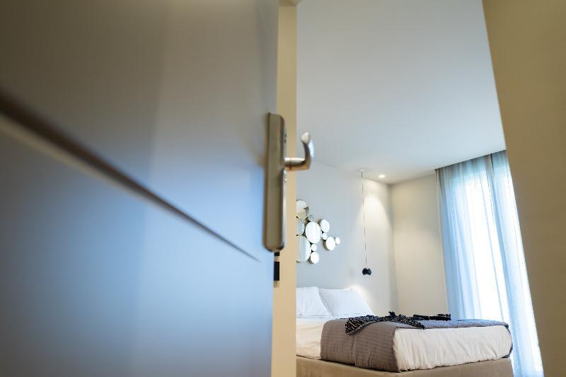 Elite Accommodations & Hydromassage Pool Reggio di Calabria Exterior foto
